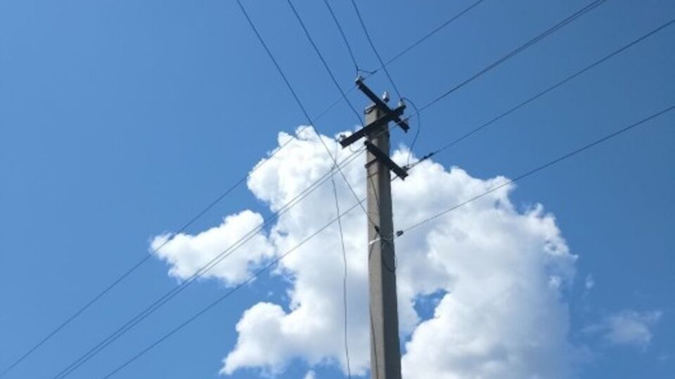 Щоденно над відновленнями мереж у Донецькій області працює понад 60 бригад енергокомпанії