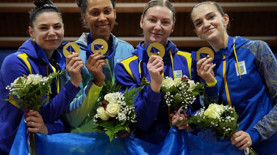 Женская сборная Украины по фехтованию на шпагах в финале победила фехтовальщиц из Южной Кореи