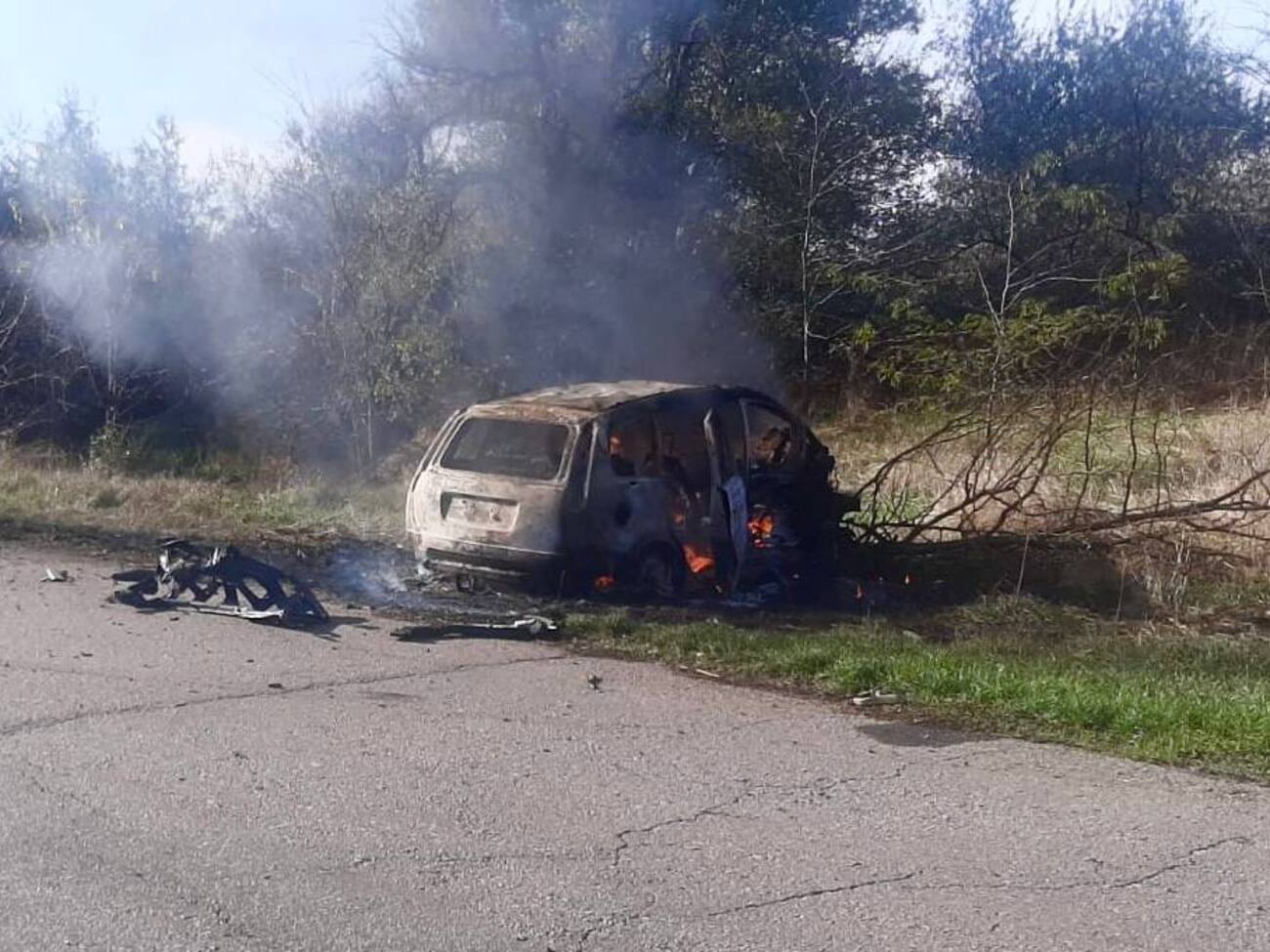 Унаслідок влучання окупантів автомобіль загорівся