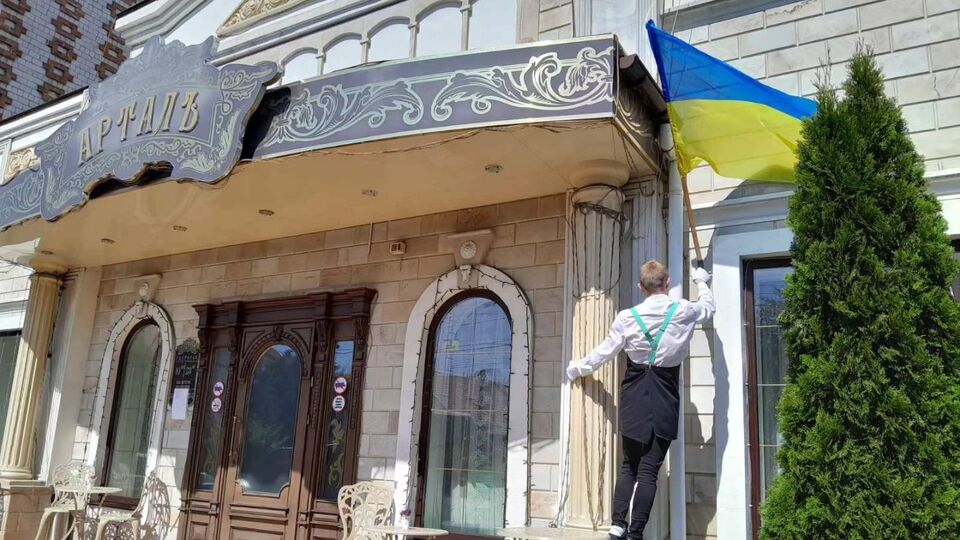 После драки в ресторане "Арталь" в СБУ отстранили от исполнения обязанностей своего сотрудника – одного из участников конфликта