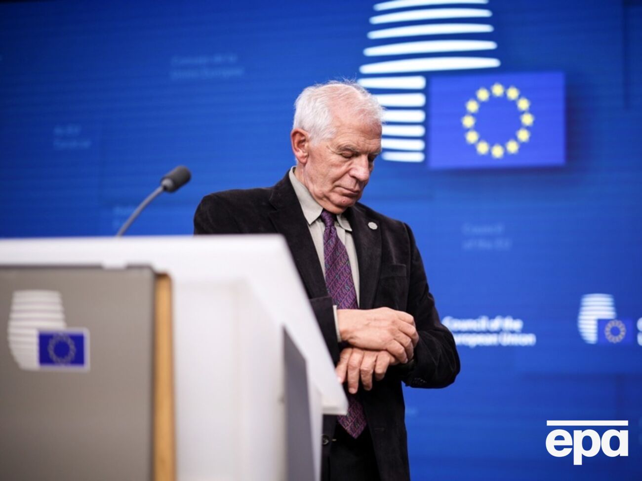 ЕС уже передал Украине немного более 300 тыс. боеприпасов, отметил Боррель