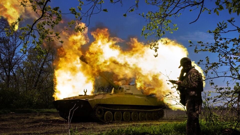 На херсонском направлении украинские военные ведут контрбатарейную борьбу и наносят удары по тылам противника