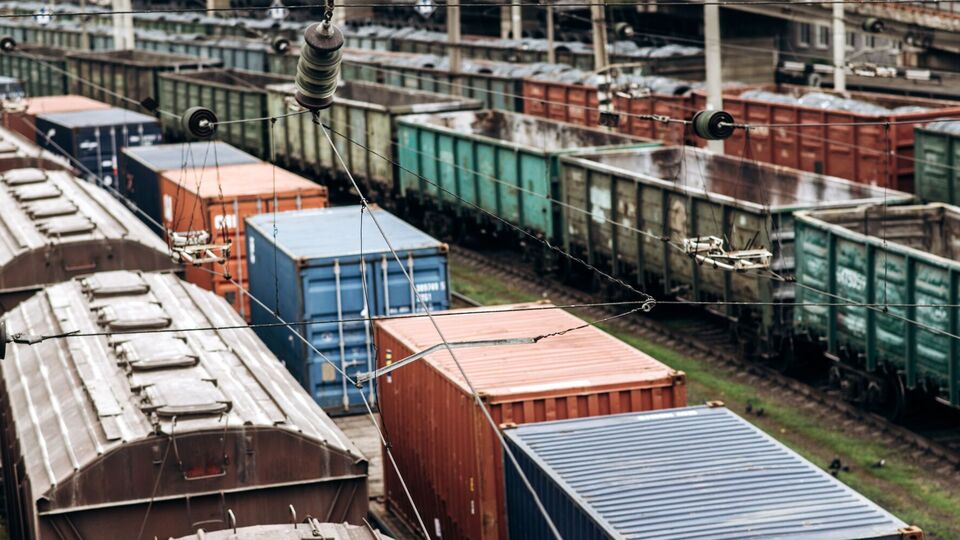 "Укрзалізниця" має намір підвищити на 20% тарифи на залізничні перевезення, повідомив 22 вересня "Обозреватель"