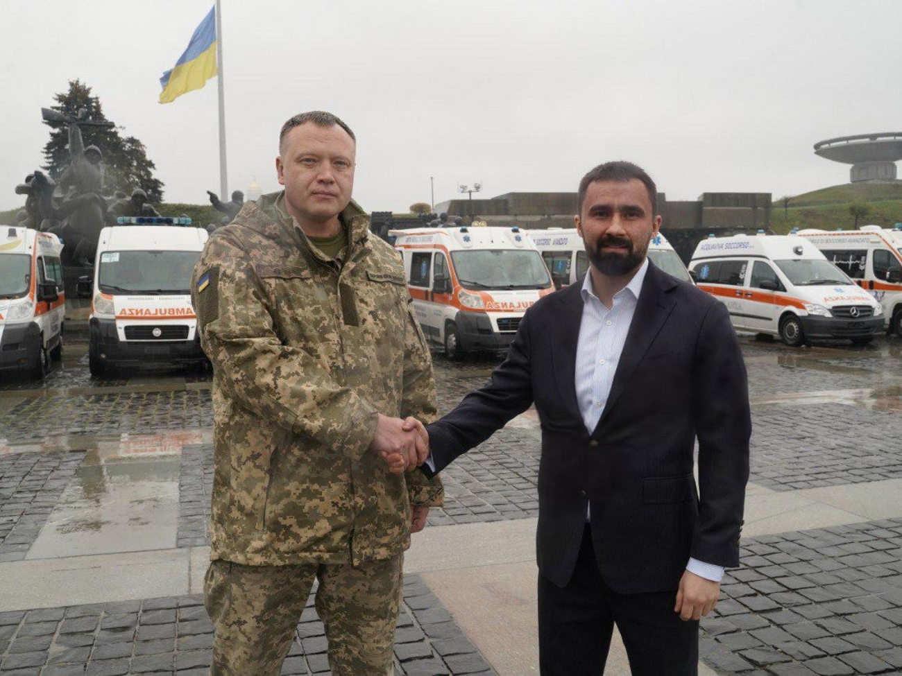 На фронт передали уже более 100 автомобилей скорой помощи общей стоимостью свыше 70 млн грн