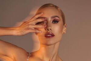 Квиткова оделась перед камерой