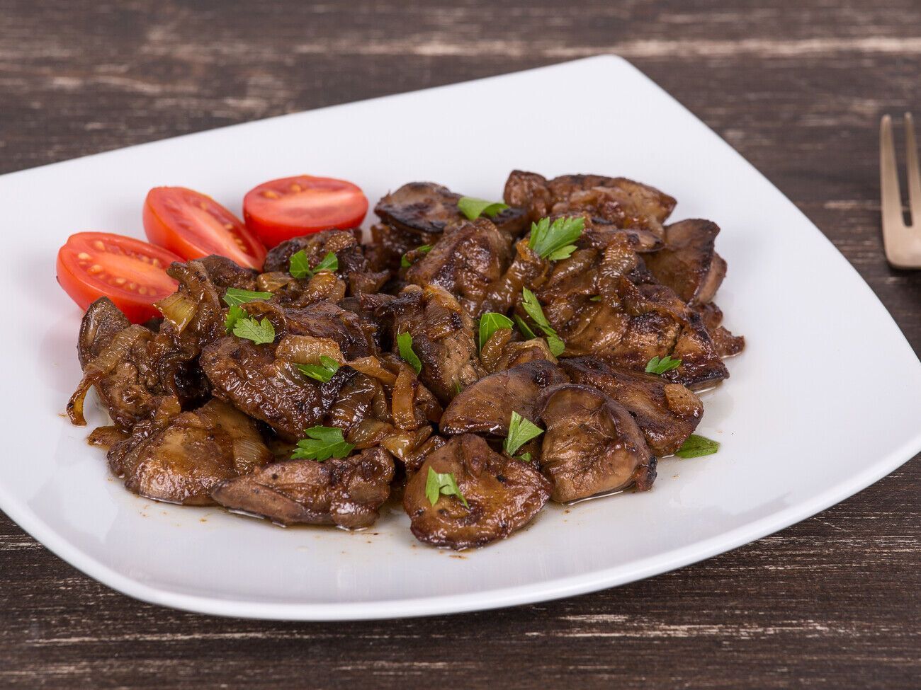 Щоб печінка вийшла смачною, її краще смажити на суміші олії та масла