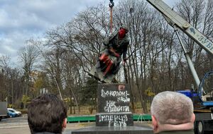 В Киеве убрали памятник Пушкину