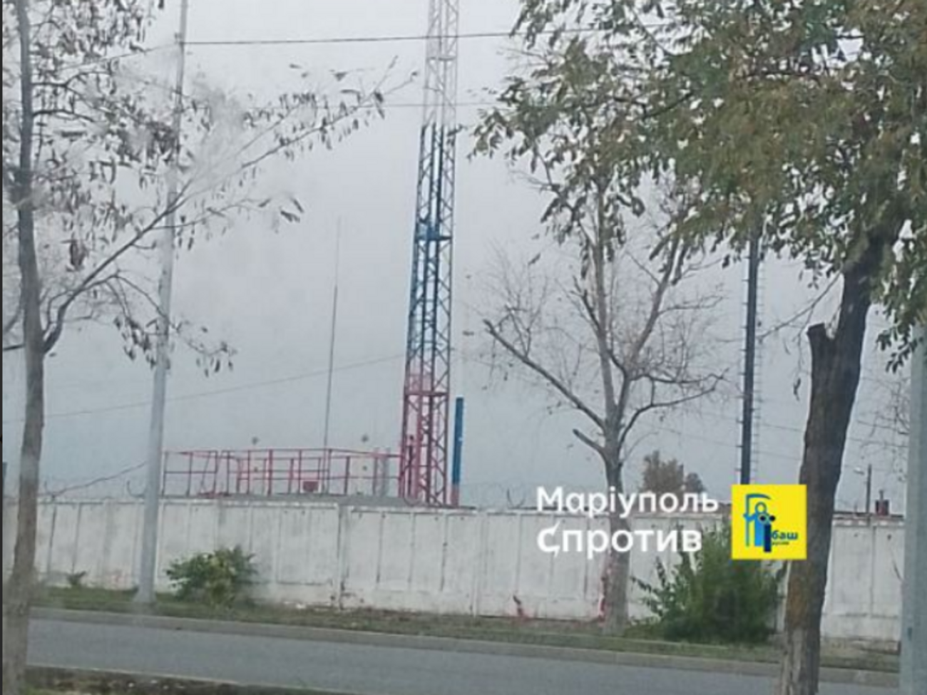 На каждой базе у оккупантов есть 100–150 военнослужащих, и таких объектов в городе много, отмечает Андрющенко
