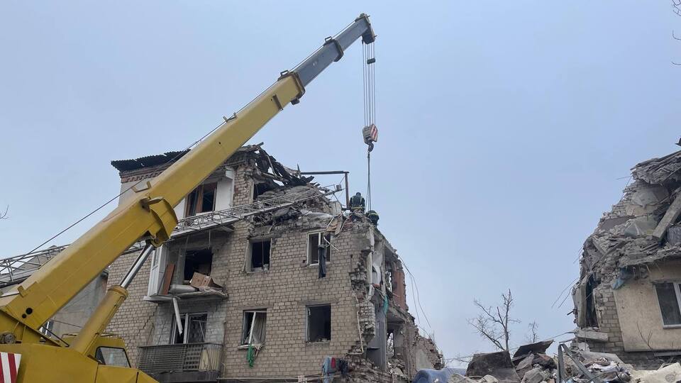 Російські окупанти завдали чотирьох ракетних ударів по житлових кварталах Селидового в ніч на 15 листопада