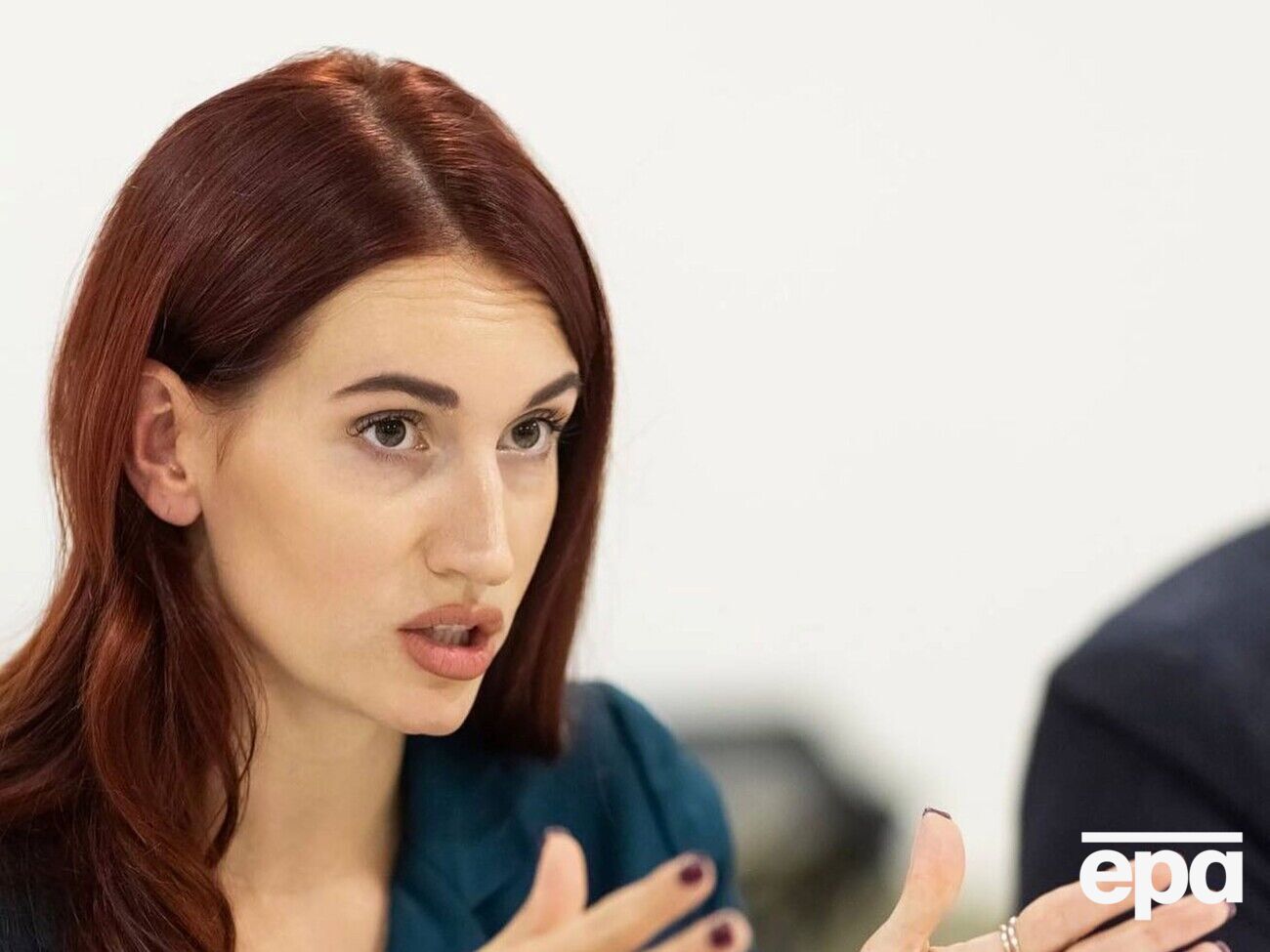 Эмеральд: Сейчас мне очень много людей пророчат политику. Очень много