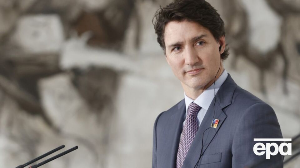 Трюдо выводили из ресторана в сопровождении полиции