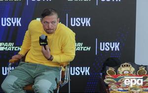 Усик обладает чемпионскими поясами по версиям IBF, WBA, WBO и IBO