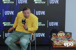 Усик володіє чемпіонськими поясами за версіями IBF, WBA, WBO та IBO