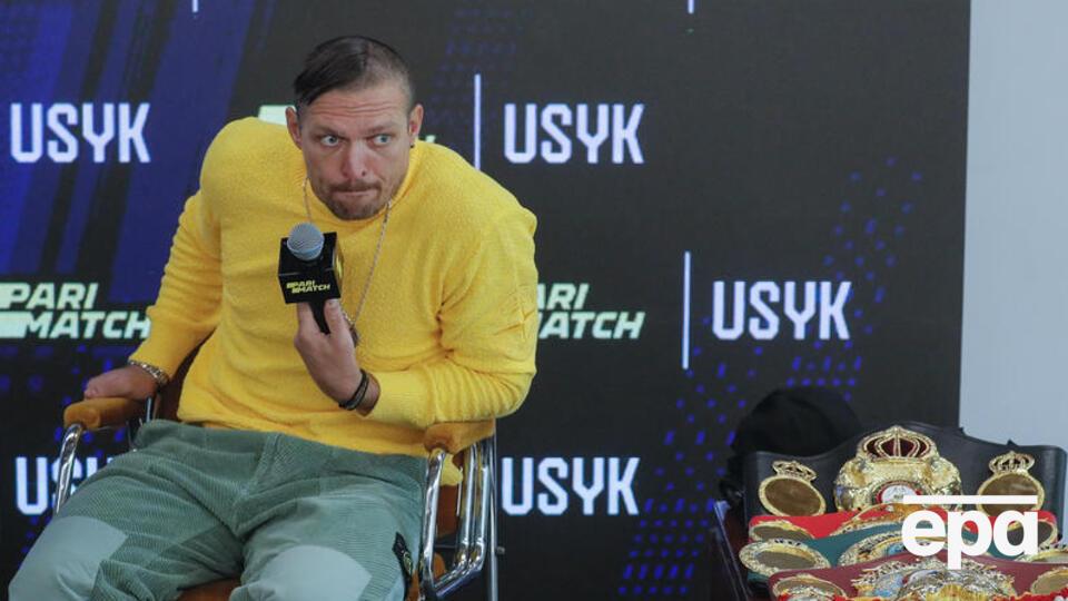 Усик володіє чемпіонськими поясами за версіями IBF, WBA, WBO та IBO