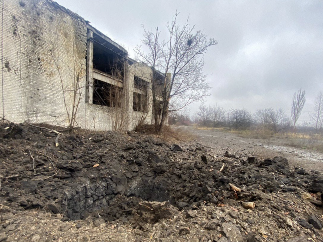 Окупанти використовують для ударів авіацію, РСЗВ, ударні дрони, артилерію, гранатомети, міномети, танки