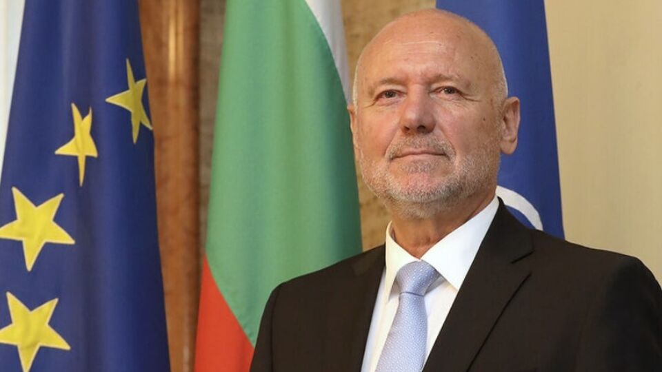 Тагарев зазначив, що проросійська дезінформація починає серйозно впливати на боєздатність болгарської армії