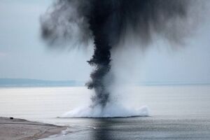 Судно, імовірно, зіткнулося з міною