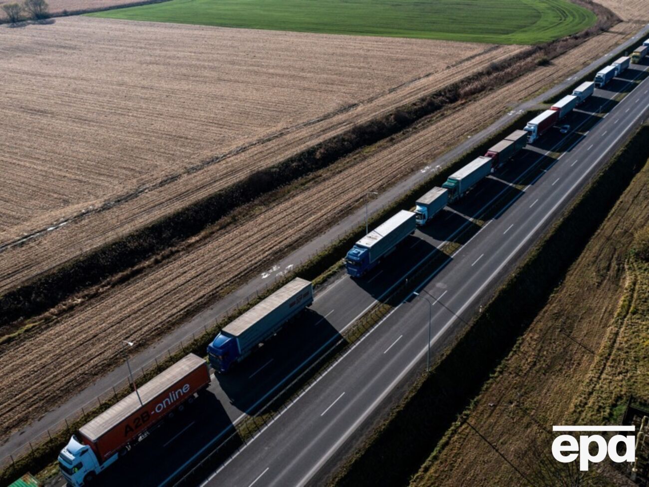 С польской стороны на границе застряли 2800 грузовиков