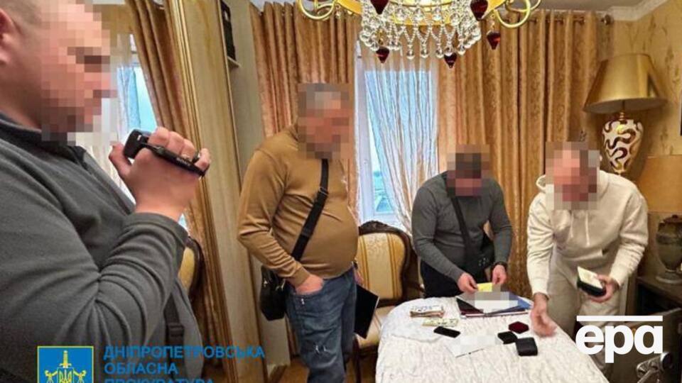 У підозрюваних проведено 30 обшуків