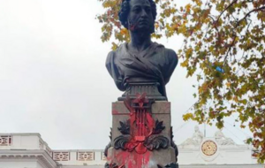 18 ноября в Одессе облили краской памятник Пушкину, установленный на Приморском бульваре