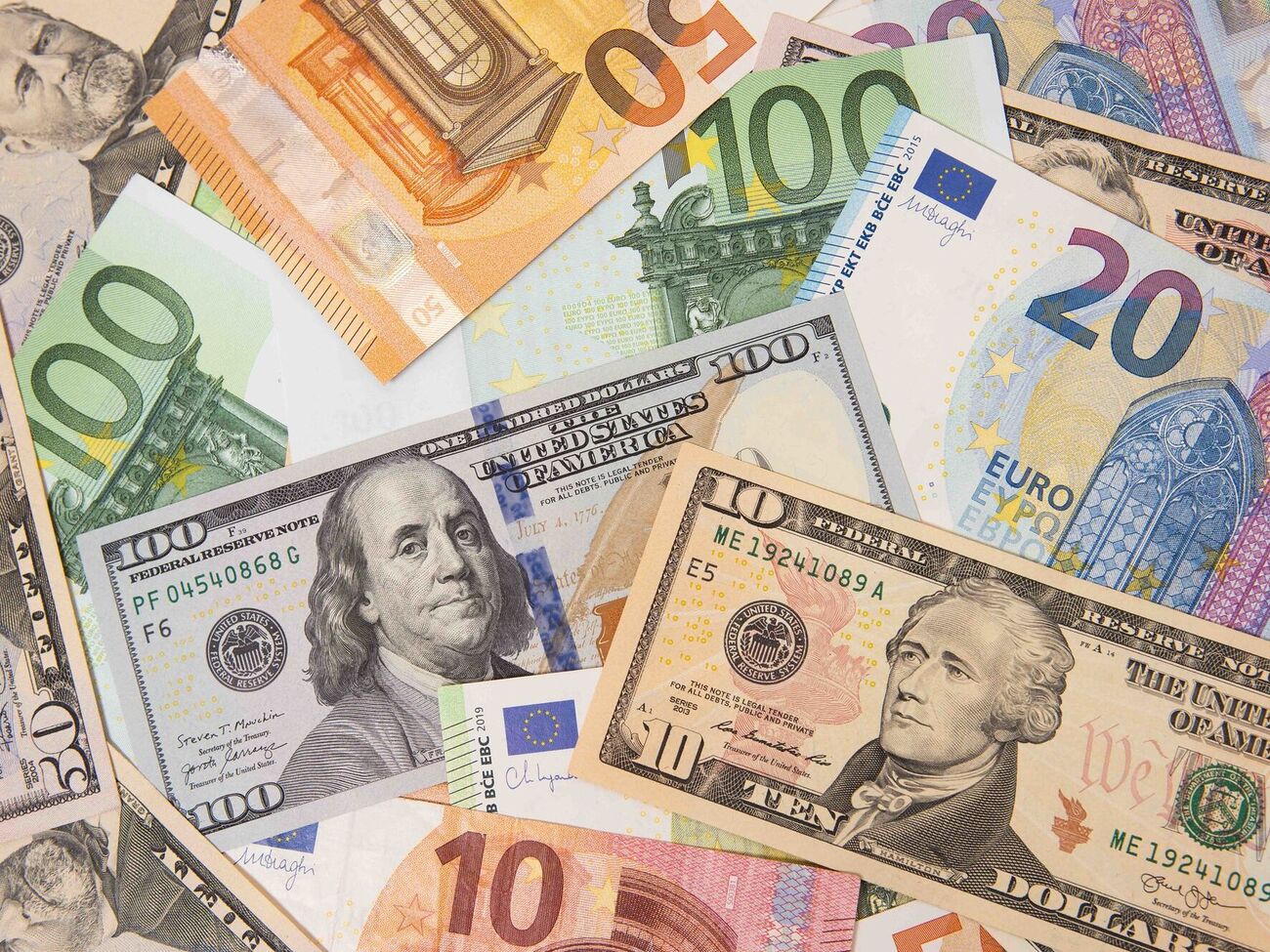 Росія заробляє, незважаючи на міжнародні санкції