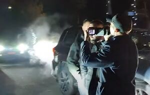 В УП пишут, что на Ткача напала охрана посетителя ресторана