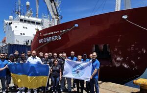 В прошлый раз ледокол "Ноосфера" шел от Кейптауна к "Академику Вернадскому" больше месяца