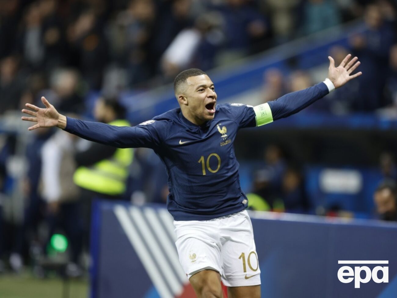 В составе французов хет-трик оформил Мбаппе