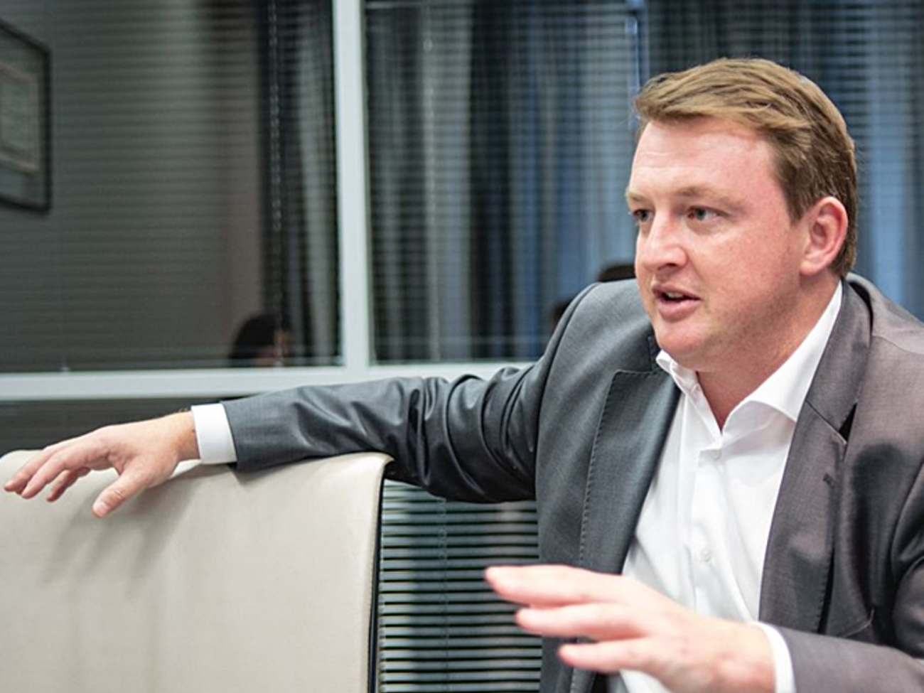 Во время войны инфляция снизилась до 5%, пенсии и стипендии – как по часам. Это чудо, которое люди воспринимают как должное, возможно только благодаря помощи Запада