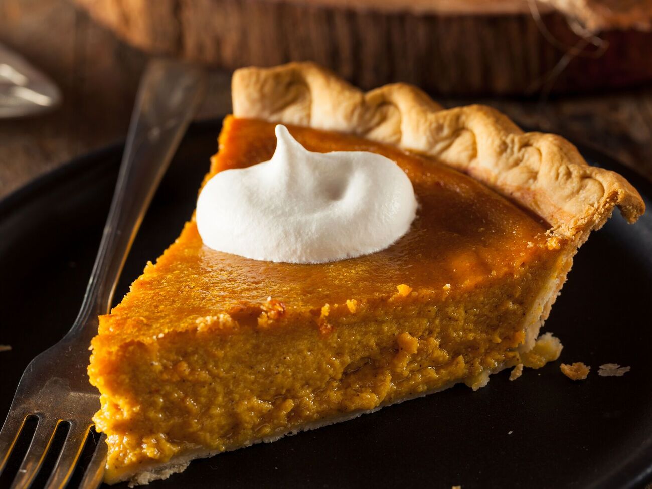 Пиріг подають із кремом