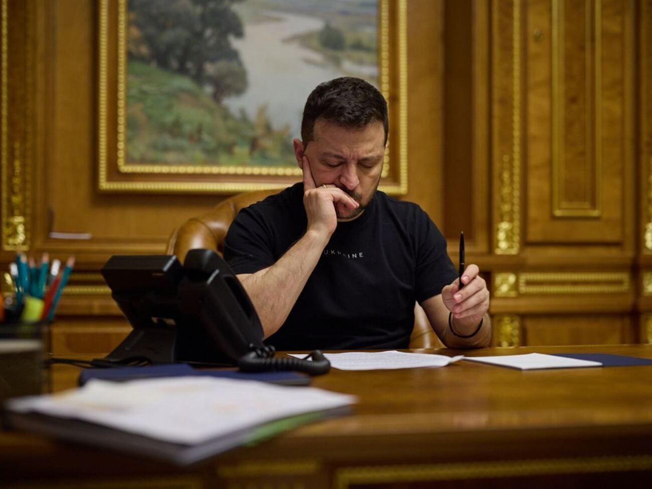 Зеленський: Тривають оборонні дії в Авдіївці й наші наступальні операції на півдні