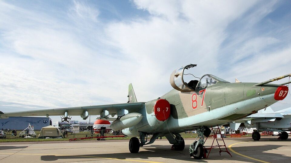 Українські військові регулярно збивають Су-25