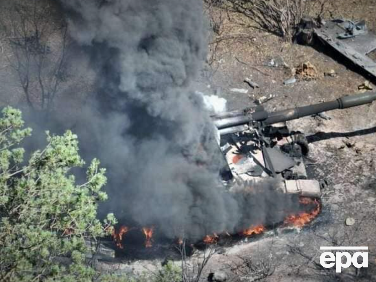 Українські захисники знищили два танки окупантів, у цьому їм "допомогли" самі росіяни