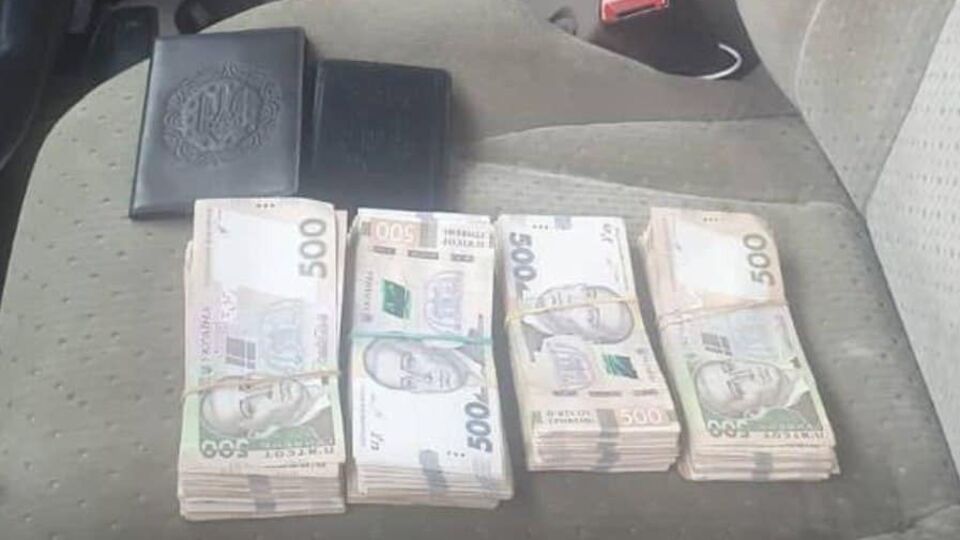 Командувачу ОСУВ "Одеса" намагалися дати 200 тис. грн неправомірної вигоди, зазначили в НАБУ і САП