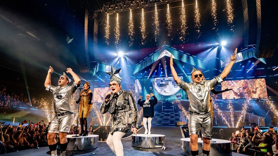 С песней Dancing Lasha Tumbai Верка Сердючка выступала на международном песенном конкурсе "Евровидение 2007" и заняла второе место