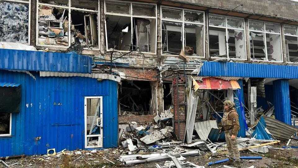 В Донецкой области в результате новых российских обстрелов пострадали жилые здания, производственные и хозяйственные сооружения