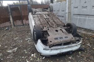 В результате обстрела повреждены три частных дома, авто и линия электропередач