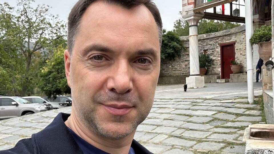 Арестович у соцмережах заявляв, що вестиме передвиборчу кампанію з-за кордону