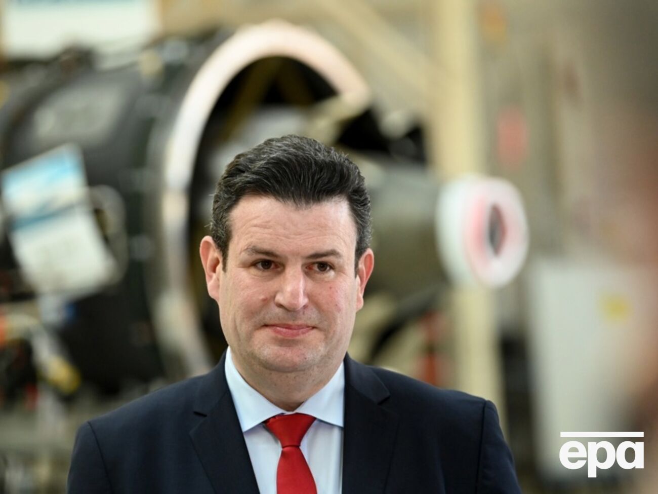 Хайль заявил, что украинские беженцы должны быстрее устраиваться на работу