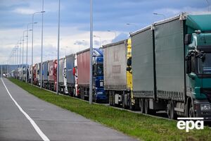 С начала ноября польские перевозчики бастуют и блокируют движение грузовиков на украинско-польской границе