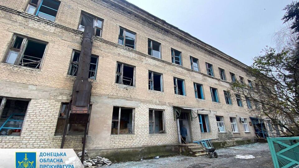 Російські військові вдарили ракетами С-300 по лікарні в Селидовому