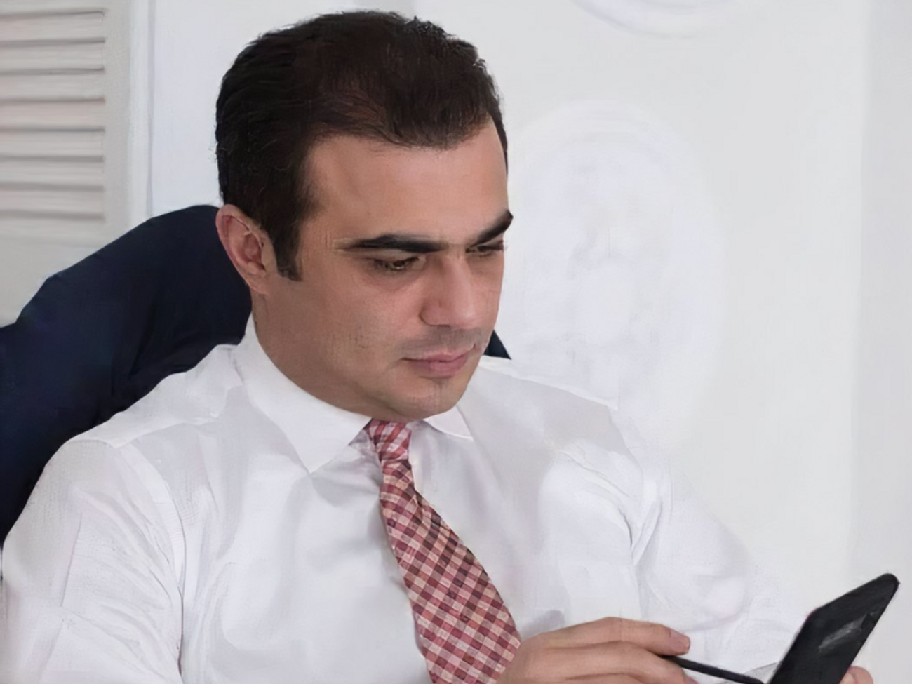 Получается, как ни крути, что ЕС, который ввел санкции против России, сам же финансирует ее. И это шокирует. Всегда, но особенно в День достоинства и свободы, за которые продолжают гибнуть украинцы