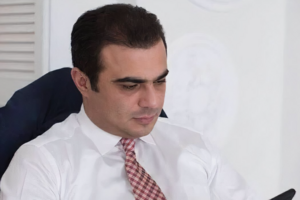 Виходить, як не крути, що ЄС, який ввів санкції проти Росії, сам фінансує її. І це шокує. Завжди, але особливо в День гідності та свободи, за які й далі гинуть українці