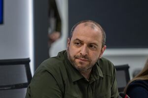 СМИ сообщили 13 ноября, что Умеров готовит представления на увольнение троих офицеров высшего звена