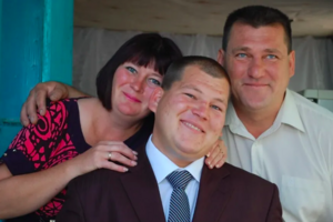 Тетяна та Едуард Капканці зі старшим сином Андрієм