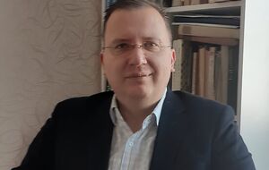 Не все нам бути "білим лабораторним кроликом". Тепер паломництво міських божевільних розпочнеться не до Києва, а до Буенос-Айреса