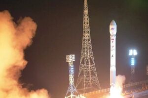 КНДР заявила про запуск супутника-шпигуна. Фоторепортаж