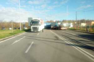 16 ноября словацкие перевозчики впервые на час блокировали пункт пропуска "Вышне Немецке – Ужгород" со словацкой стороны