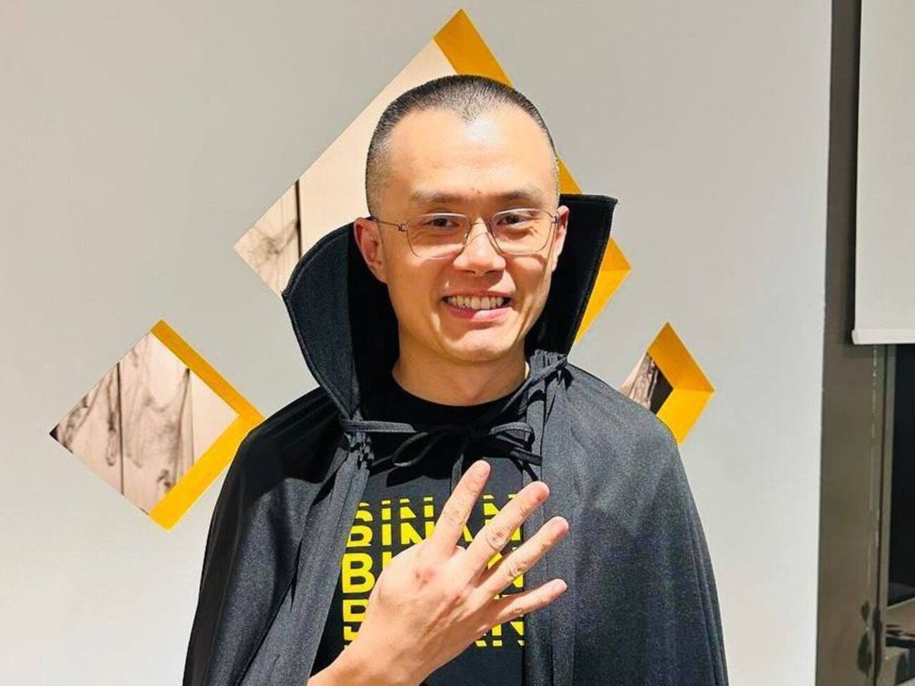 Глава біржі Чжао заплатить $50 млн штрафу