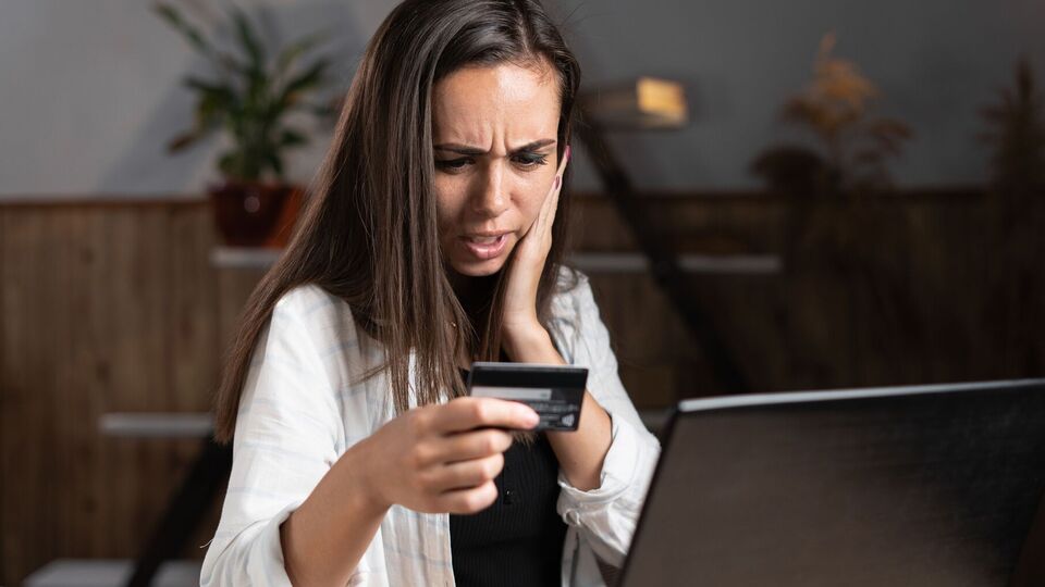 Інтернет-шахраї втираються в довіру, а потім виманюють гроші, попереджають у МВС